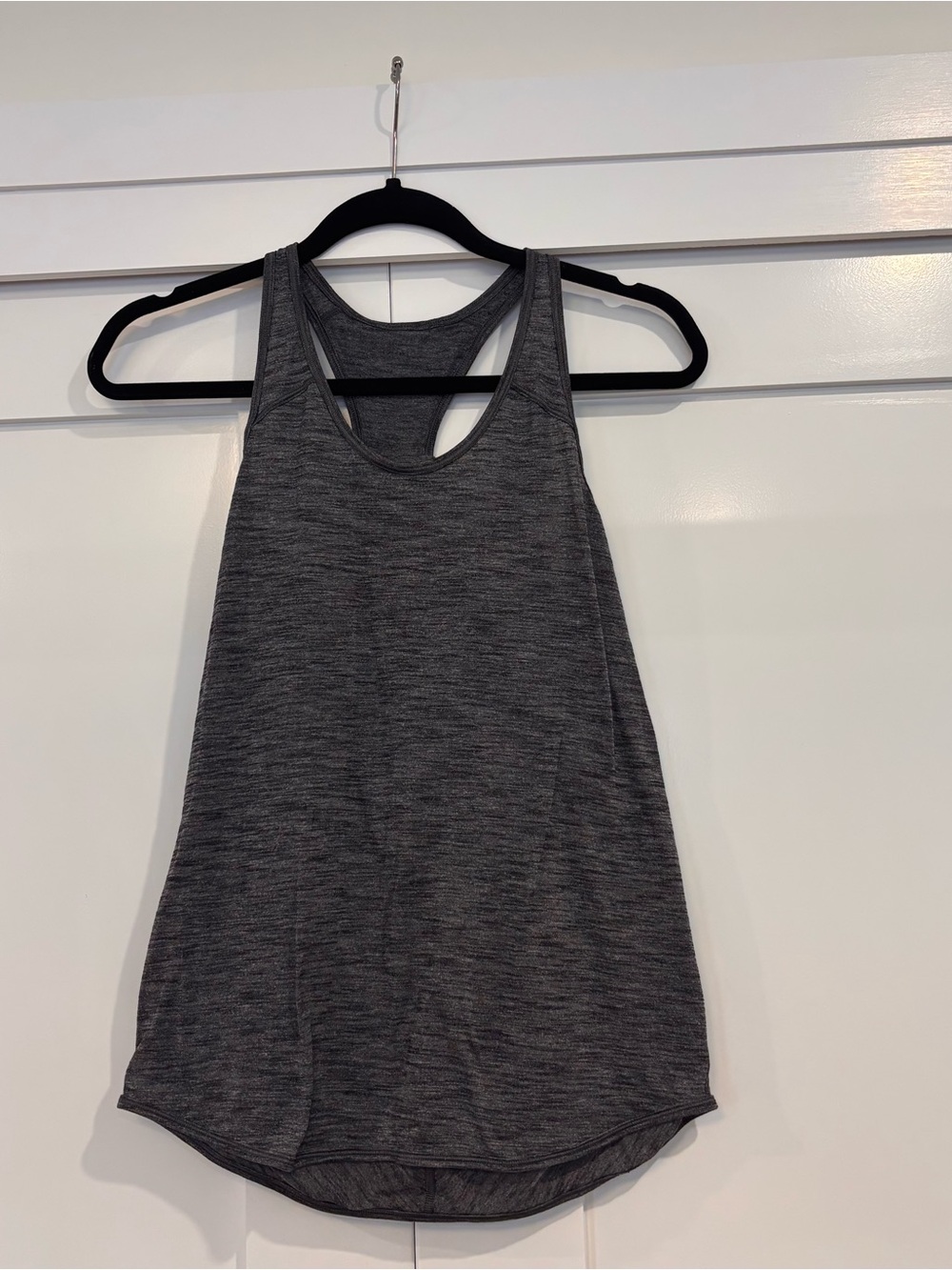 Lululemon Essential Tank Heathered Gray women’s athletic yoga top no size dot